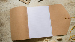 Grand journal d'écriture A5 en liège motif floral - 224 pages - Fait main | L'atelier Reliure