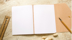 Grand journal d'écriture A5 en liège motif floral - 224 pages - Fait main | L'atelier Reliure