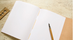 Grand journal d'écriture A5 en liège motif floral - 224 pages - Fait main | L'atelier Reliure