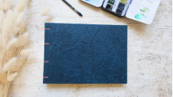 Carnet d'aquarelle A5 paysage papier Fabriano Artistico couverture papier lokta bleu canard