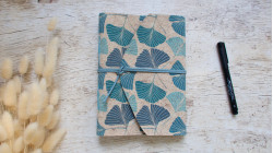 Carnet d'écriture fait main format A5 couverture en liège motif Gingko