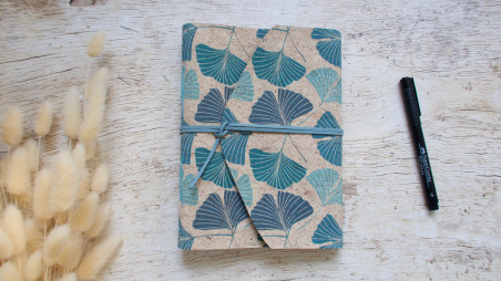 Carnet d'écriture fait main format A5 couverture en liège motif Gingko