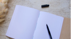 Carnet A5 liège naturel - Cadeau éco-responsable et vegan - Artisanal | L'atelier Reliure