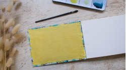 Carnet d'aquarelle A5 paysage - Papier Canson - Japonais Feuilles baies fruits jaune  | L'atelier Reliure