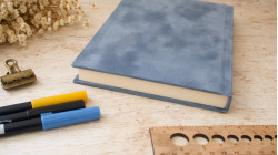 Bullet journal A5 fait main — Carnet à points, simili velours | L'Atelier Reliure