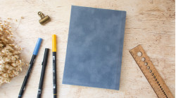 Bullet journal A5 fait main — Carnet à points, simili velours | L'Atelier Reliure