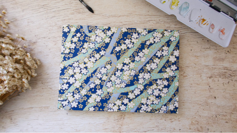 Carnet aquarelle A5 paysage Fabriano Artistico couverture papier japonais bleu marine