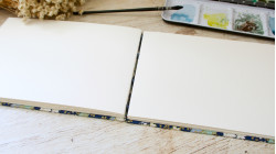 Carnet d’aquarelle A5 paysage – Fabrianon Artistico grain fin - Japonais bleu marine  | L'atelier Reliure