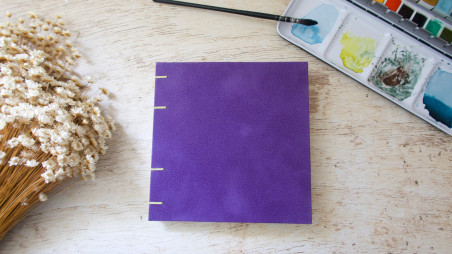 Carnet aquarelle carré Découverte 5 papiers couverture en simili velours violet