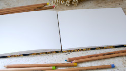 Carnet de croquis A5 fait main — Reliure copte, papier lokta | L'Atelier Reliure