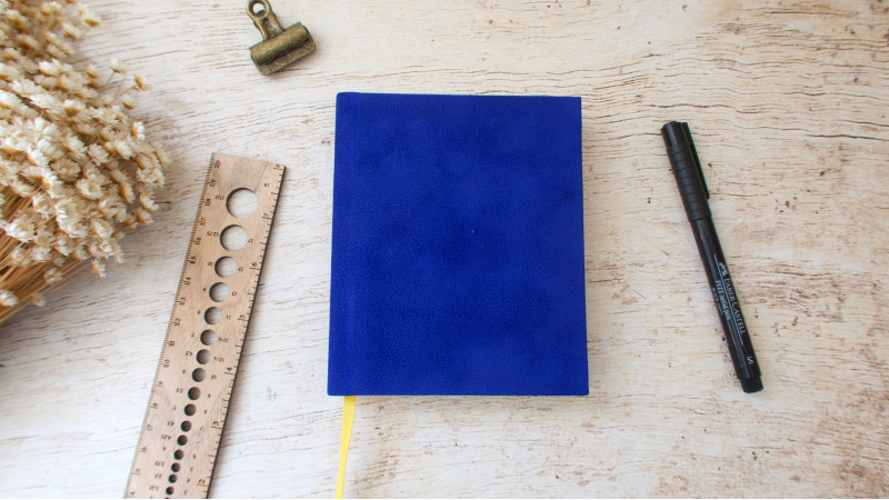 Journal de 3 ans - Simili cuir velours bleu électrique