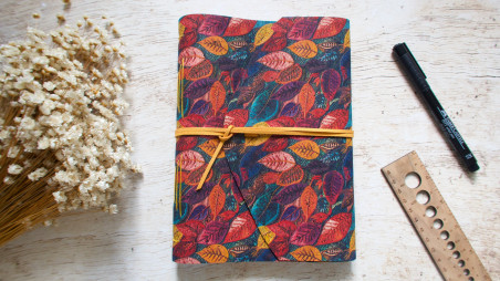 Carnet en liège format A5 portrait motif Feuilles automnales fait main