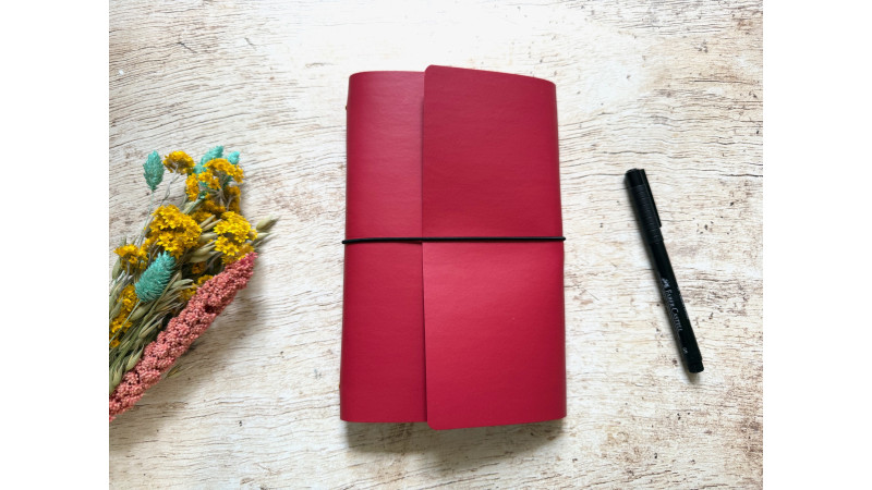 (Re) 🍎 Le carnet rechargeable en cuir de pomme - Rubis - format TN
