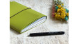(Re) 🍎 Le carnet rechargeable en cuir de pomme - Vert pomme - format A5 portrait
