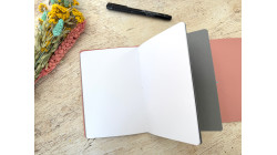 (Re) 🍎 Le carnet rechargeable en cuir de pomme - Rose - format B6 portrait