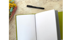 (Re) 🍎 Le carnet rechargeable en cuir de pomme - Vert pomme - format A5 portrait