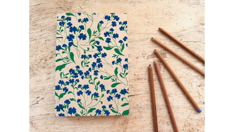 Carnet de croquis format A5 portrait - Branches fleurs bleues