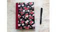 Carnet de notes A5 Tsubaki en papier japonais rouge et noir – collection Yūwa – reliure artisanale L’Atelier Reliure.