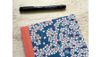 Carnet de notes A5 Fleurs de cerisier en papier japonais bleu – collection Yūwa – carnet artisanal fait main.