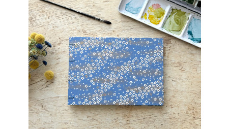 Carnet d'aquarelle A5 paysage papier Arches couverture en papier japonais Fleurs au vent bleu pervenche