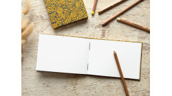 Carnet de croquis A6 fait main — Reliure copte, papier lokta | L'Atelier Reliure