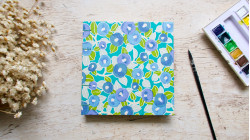 Carnet d’aquarelle carré 15 × 15 cm papier Khadi couverture en papier japonais Camélias vert bleu