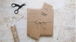 Carnet aquarelle carré 15x15 Fabriano Artistico ou Canson couverture en papier lokta jaune ou indigo